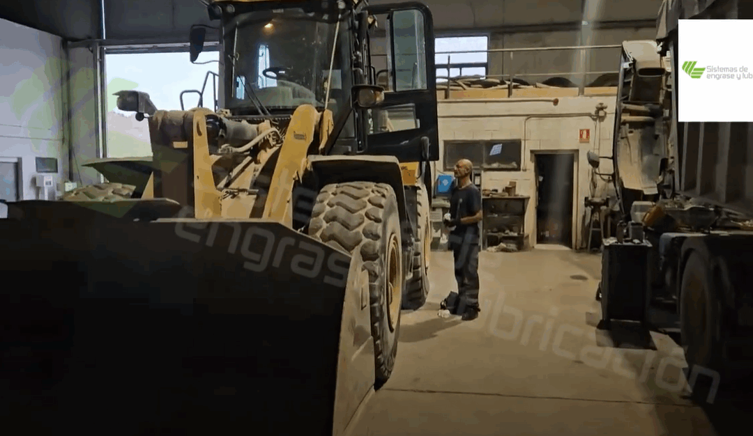 REPARACIÓN ENGRASE AUTOMATICO EN PALA CATERPILLAR 950M